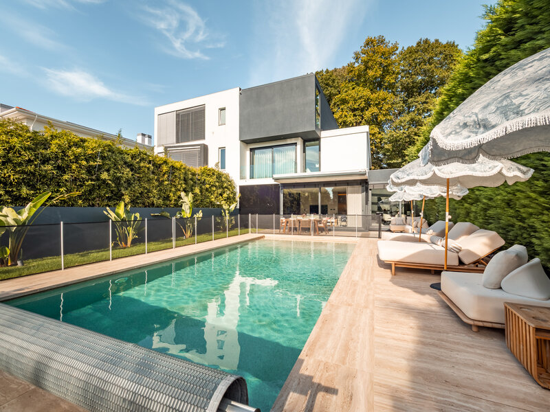 Moradia T4 com 3 suites, jardim e piscina na Maia