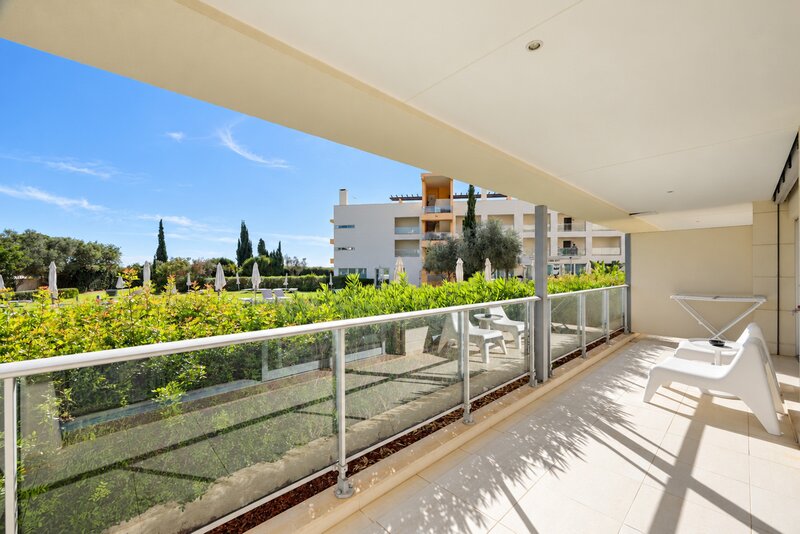 Apartamento T1 Quarteira Loulé - trastero, jardines, balcón, piscina, zonas verdes, garaje, comunidad cerrada, parque infantil