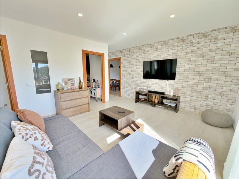 Apartamento T2+1, com varanda, 1 ampla arrecadação