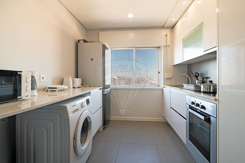 Apartment 3 bedrooms Renovated Amora Seixal - quiet area, balconies