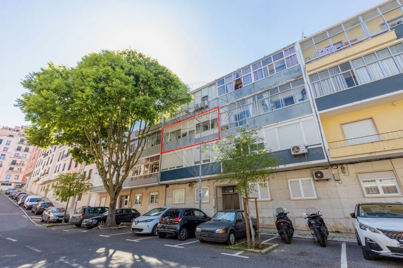 Apartment T2 Águas Livres Amadora - balcony, green areas, marquee