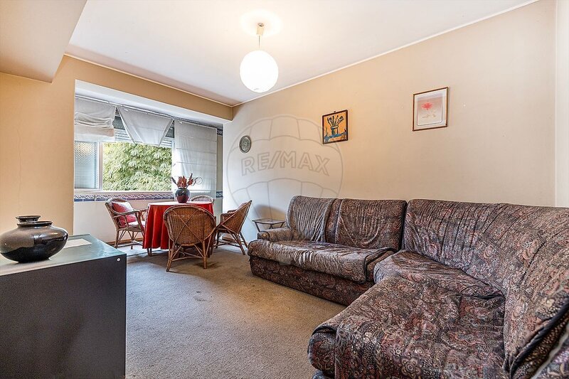 Apartamento T2 Águas Livres Amadora - 3º andar, varanda, excelente localização