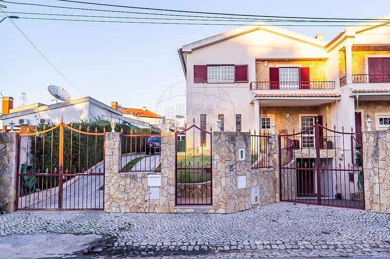 Omakotitalo V3 Corroios Seixal