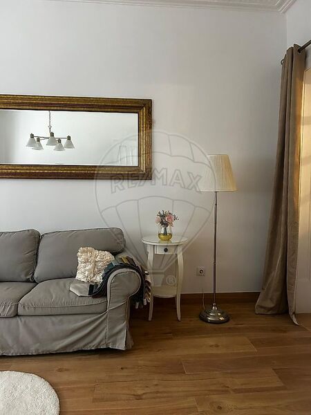 Apartamento T2 Arroios Lisboa - mobilado, cozinha equipada, terraço, equipado