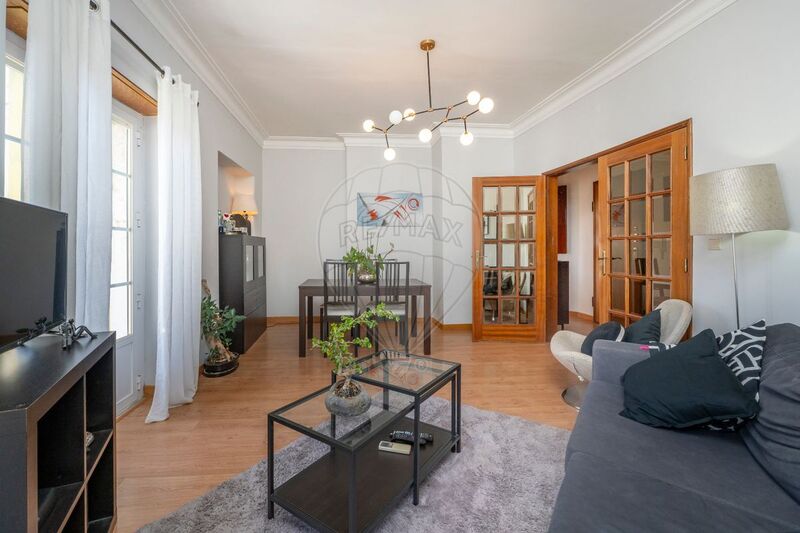 Apartamento T2 Remodelado Penha de França Lisboa - ar condicionado, varandas, 5º andar, jardim