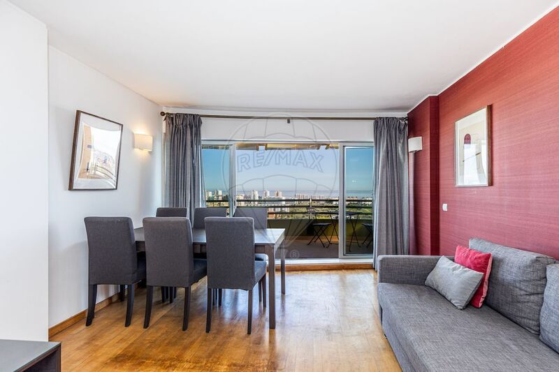 Apartamento T1 Areeiro Lisboa - varanda, arrecadação, parqueamento, lareira, ar condicionado, piscina