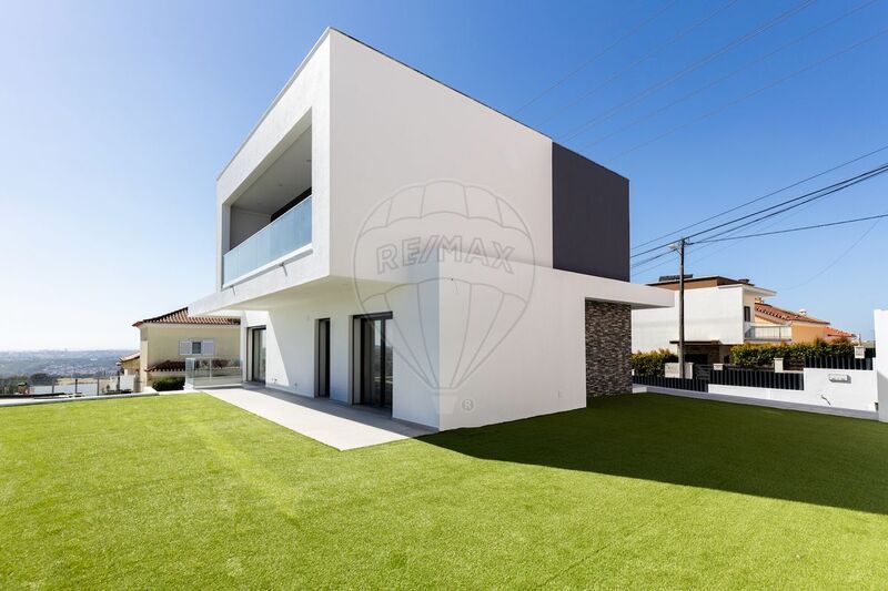 House V4 Odivelas - air conditioning, balcony, garage, alarm, garden