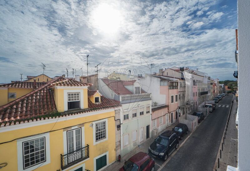 Moradia V3 de luxo Belém Lisboa - alarme, painéis solares, jardim