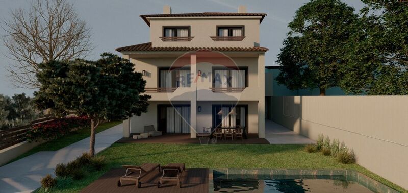 Venda de Moradia V4 no centro Alcabideche Cascais - terraço, lareira, varanda, jardim, garagem, piscina