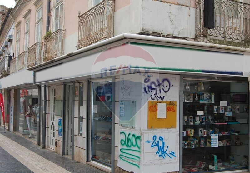 Building in the center Vila Franca de Xira - attic