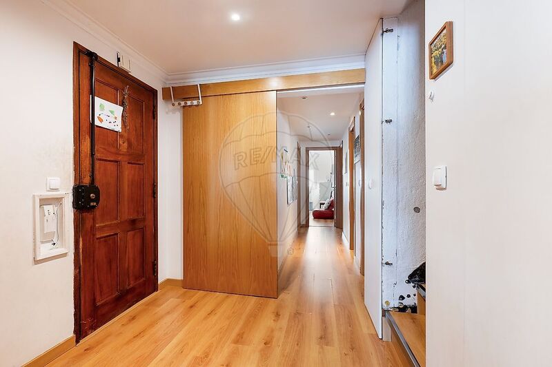 Apartment 4 bedrooms Oeiras - fireplace, attic, terrace