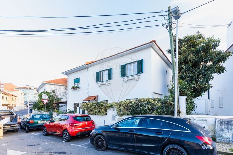 House Modern V4 Campolide Lisboa - swimming pool, garden, equipped, store room, air conditioning, attic