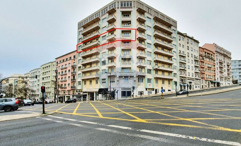 Office Santo António Lisboa - terrace, reception, meeting room, balconies, garage, balcony, parking space