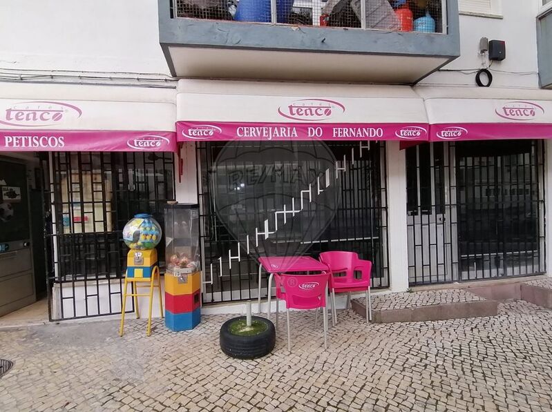 Shop well located Sintra