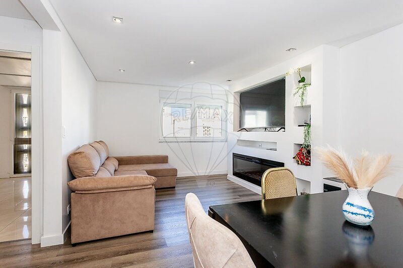 Wohnung T3 Renoviert in gutem zustand Loures - kamin, swimmingpool
