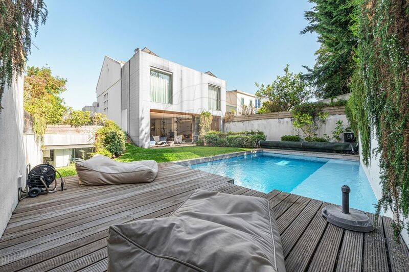 House V6 Refurbished Alvalade Lisboa - swimming pool, heat insulation, garden, automatic irrigation system, garage, gardens, terrace, balcony
