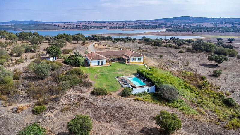 Homestead 5 bedrooms Alcáçovas Viana do Alentejo - equipped, air conditioning, great view, garden, garage, swimming pool, fireplace