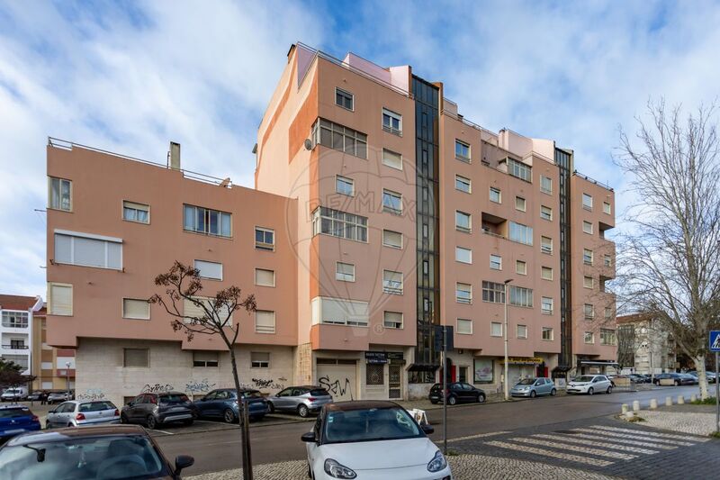 апартаменты с ремонтом T2 Barreiro - маркиза, веранда, парковка