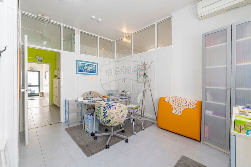 Shop Physician Vila Franca de Xira - balcony, waiting room, alarm, air conditioning