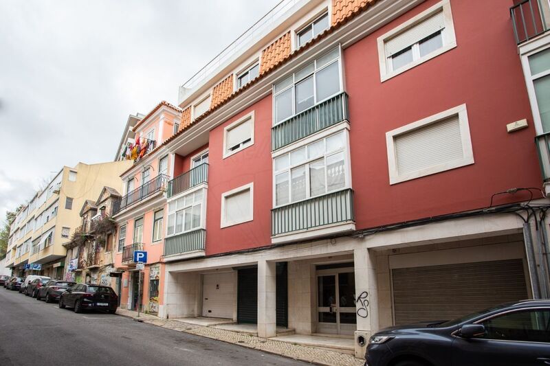 Apartment T2 in the center Campo de Ourique Lisboa - balcony, gardens, garden, parking space, garage