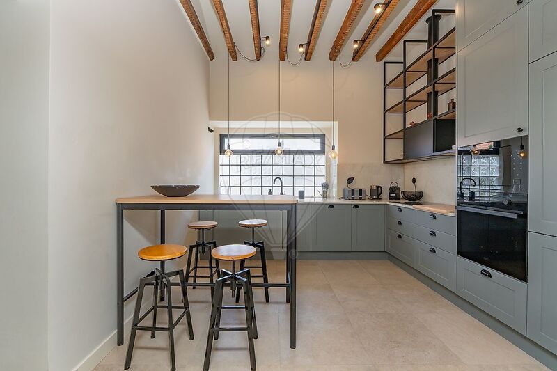 Home V4 Renovated Cascais - solar panels, air conditioning, double glazing, garage, automatic gate, attic