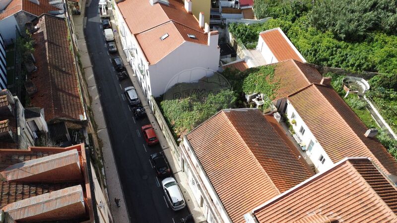 участок для восстановления Campo de Ourique Lisboa - легкий подъезд, руины, центральное местоположение