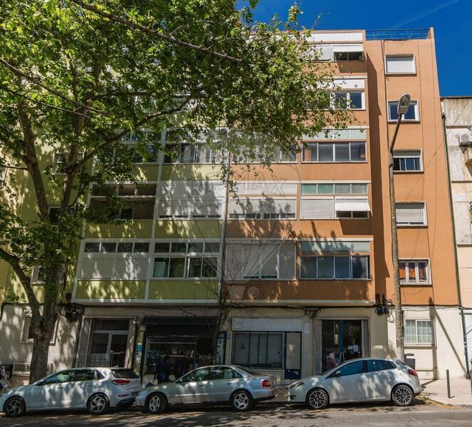 Apartment T0 in a central area Penha de França Lisboa