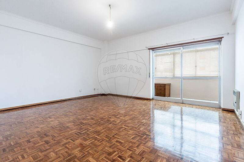Apartamento T3 Beato Lisboa - lugar de garagem
