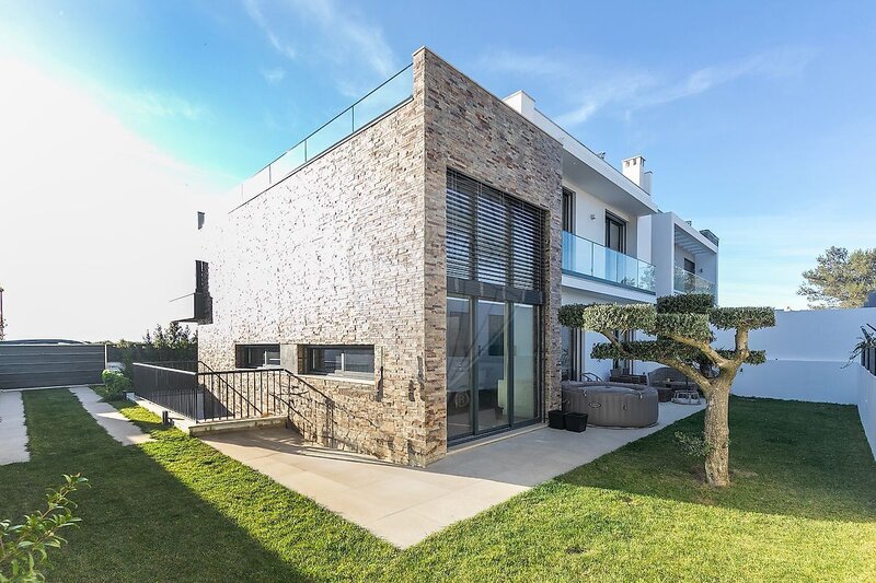 Moradia T3 para arrendar em Alcabideche, Cascais RE/MAX Portugal