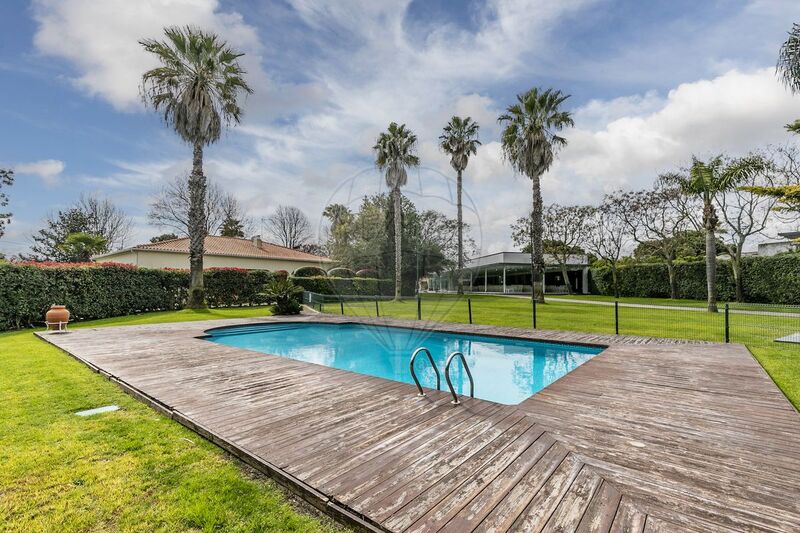 Quinta com casa V4 Palmela - piscina, equipada, painéis solares, jardim, lareira, luz