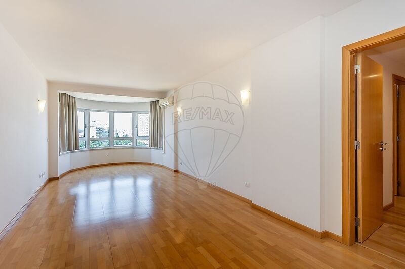 Apartamento T2 Areeiro Lisboa - ar condicionado, arrecadação