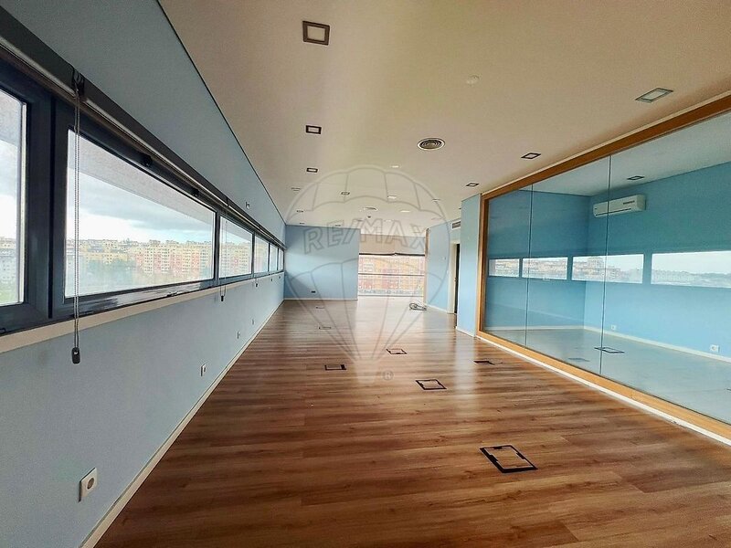 Oficina Moderno Beato Lisboa - salas de reuniones, excelente ubicación