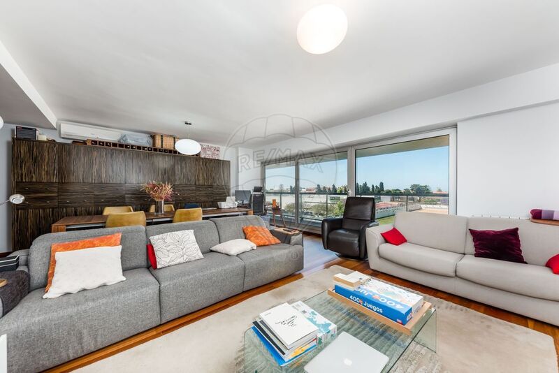 Apartamento T4 Oeiras - varanda, jardim, arrecadação