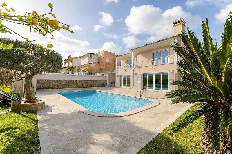Casa V4 Setúbal - garaje, jardín, paneles solares, chimenea, piscina