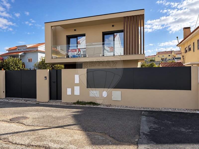 Casa V4 Moderna cerca de la playa São Domingos de Rana Cascais - doble acristalamiento, piscina, aire acondicionado, terrazas, jardín, balcones, puerta automática