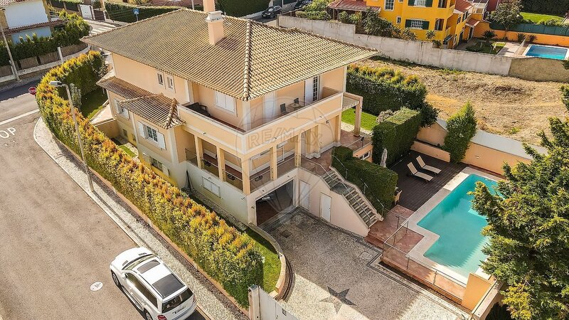 Huis V5 Modern Cascais - zwembad, barbecue, openhaard, tuin, balkons, garage, tennisbaan
