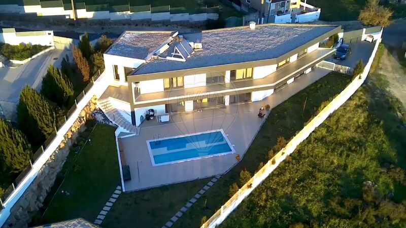House V3 Modern Lousa Loures - balcony, garage, fireplace, solar panels, swimming pool