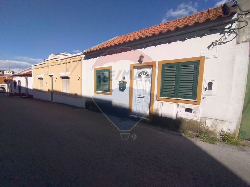 House 0 bedrooms Single storey Seixal