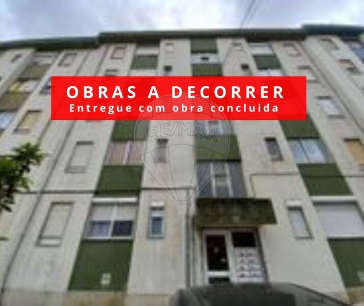 апартаменты T2 с ремонтом Vila Franca de Xira - великолепное месторасположение, веранда, 3º этаж