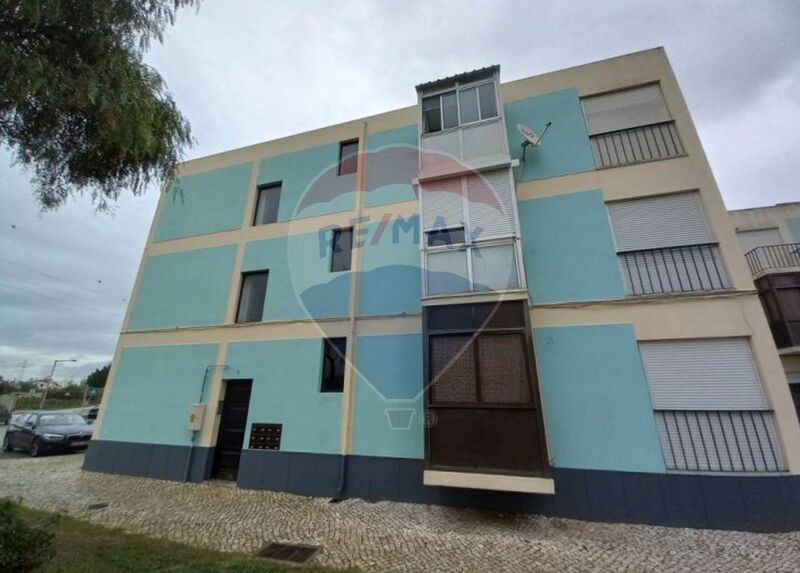 Apartamento Remodelado T1 à venda Vila Franca de Xira - 1º andar, vidros duplos