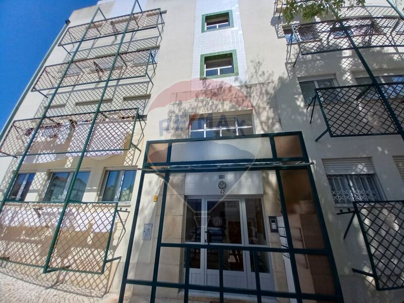 Apartamento Remodelado T2 Cascais - lareira