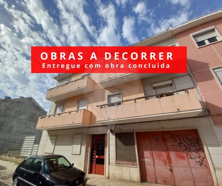 Apartamento T2 Remodelado em zona central Venteira Amadora - r/c