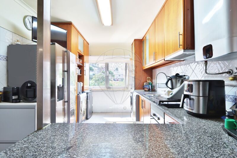 Apartment 3 bedrooms Sintra - double glazing, store room, air conditioning, kitchen, fireplace