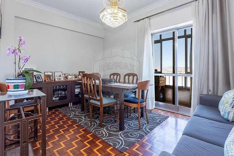 Apartment T3 in good condition Águas Livres Amadora - attic, 3rd floor