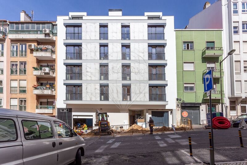 Apartamento T2 Moderno Campolide Lisboa - 3º andar, garagem