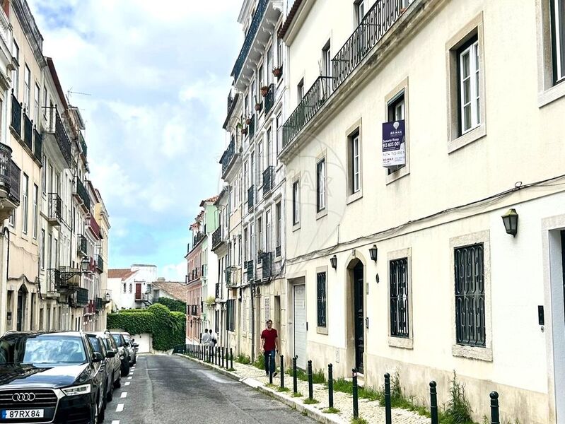 Apartment Renovated T3 Mercês Lisboa - air conditioning, garage, double glazing, kitchen, fireplace, store room