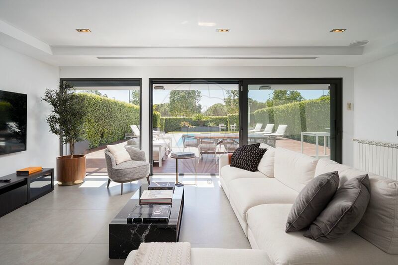 House Luxury 5 bedrooms Quarteira Loulé - equipped kitchen, garage, terrace, garden, tennis court, swimming pool, alarm, air conditioning
