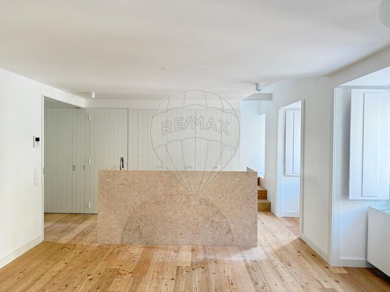 Apartamento T2 Duplex Mercês Lisboa - ar condicionado