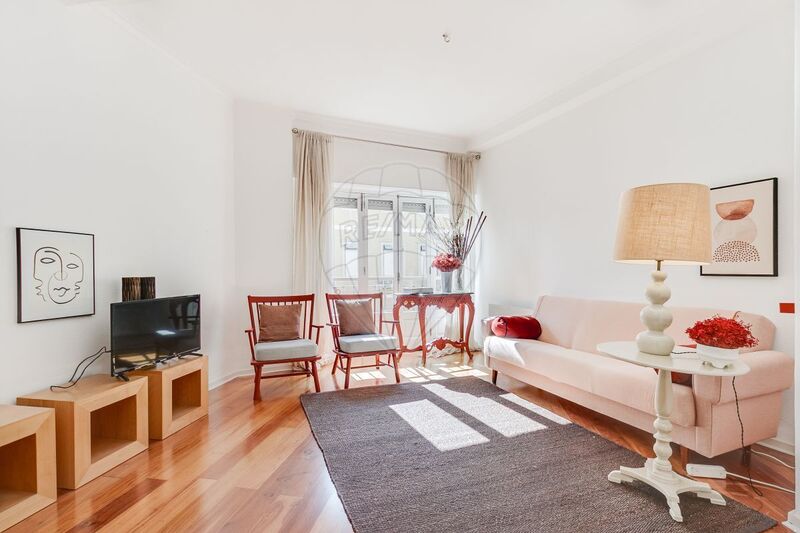 Apartamento T3 no centro Arroios Lisboa - excelente localização, terraço, mobilado