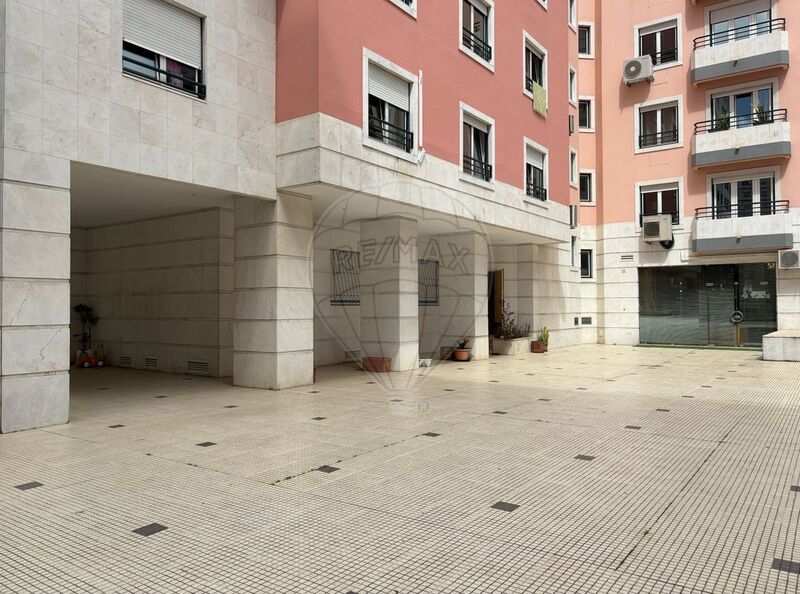 Apartment T1 Modern Lumiar Lisboa - garage, double glazing, kitchen, garden